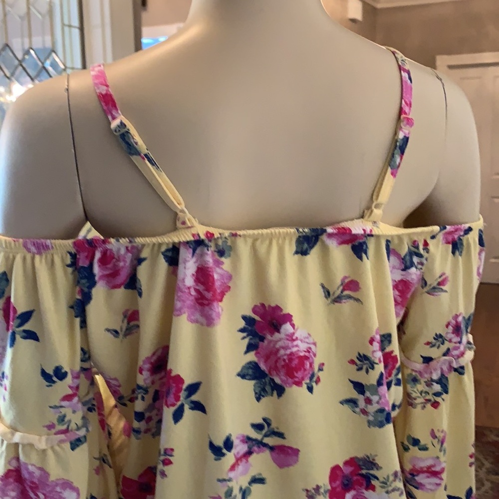 Summer top - Picture 2 of 2